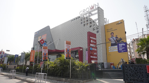 Lucknow big mall
